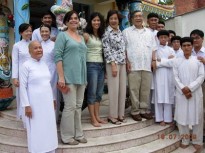  DR. JANET HOSKINS'S VISIT TO LINH ĐÔNG THủ ĐứC TEMPLE_JUL 19, 2009