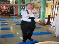 DR. JOE HOBBS'S VISIT TO SAIGON TEMPLE-MAY 2009