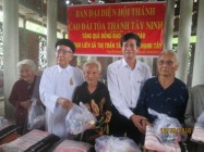 TẶNG QUÀ CHO ĐỒNG BÀO, ĐỒNG ĐẠO NGHÈO Ở HỌ ĐẠO THỊ TRẤN TÂN BIÊN – THẠNH TÂY, TỈNH TÂY NINH