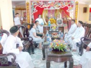TÙY VIÊN CHÍNH TRỊ HOA KỲ ĐẾN VIẾNG THÁNH THẤT SÀIGÒN