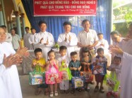 TẶNG QUÀ CHO ĐỒNG BÀO NGHÈO TẠI XÃ AN THẠNH, HUYỆN BẾN CẦU, TÂY NINH