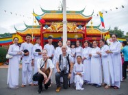 HAI GS JOE HOBBS VÀ MICHAEL WESCH ĐẾN TÒA THÁNH TÂY NINH NGHIÊN CỨU VIẾT SÁCH VỀ ĐẠO CAO ĐÀI