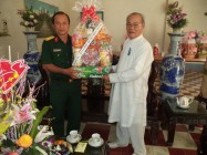 LÃNH ĐẠO HUYỆN DƯƠNG MINH CHÂU VÀ HÒA THÀNH CHÚC XUÂN HỘI THÁNH 