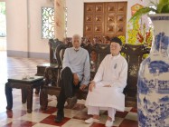 TÀI TỬ DANH TIẾNG HOLLYWOOD MORGAN FREEMAN THĂM CHÀO HỘI THÁNH CAO ĐÀI TÒA THÁNH TÂY NINH