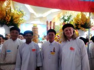 CẢM NGHĨ CỦA HAI NHÀ NGHIÊN CỨU NGOẠI QUỐC THAM DỰ LỄ HỘI YẾN 2013