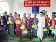TẶNG QUÀ CHO ĐỒNG BÀO NGHÈO Ở XÃ TÂN HIỆP, TÂN CHÂU, TÂY NINH